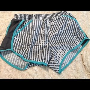 Under Armour Running Short w/pockets